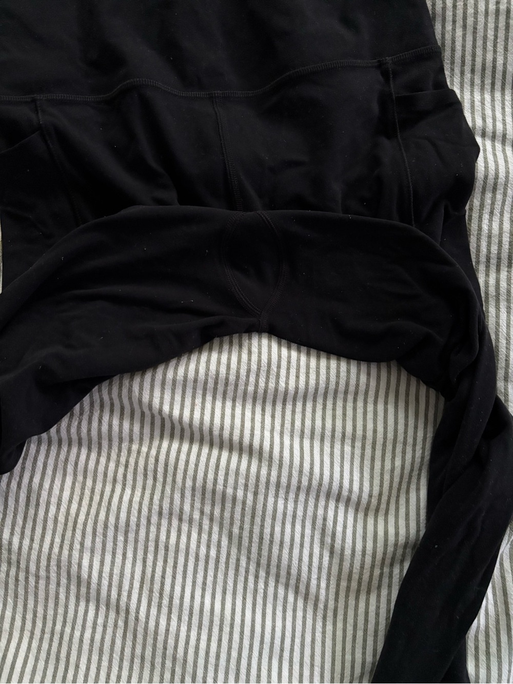 Athleta Black Salutation Stash Tight Leggings - Picture 3 of 3